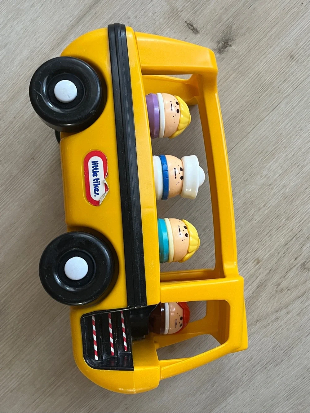 Little Tikes vintage yellow school bus with figures